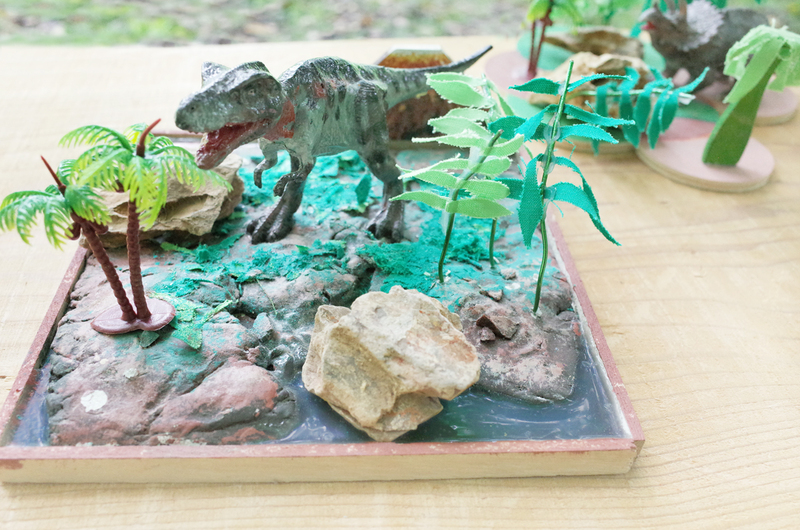 夏休み限定　木工｢恐竜ジオラマ｣作り