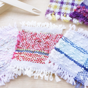 手織り機で作るスプリングコースター