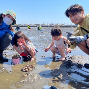 親子で干潟の生き物探し体験