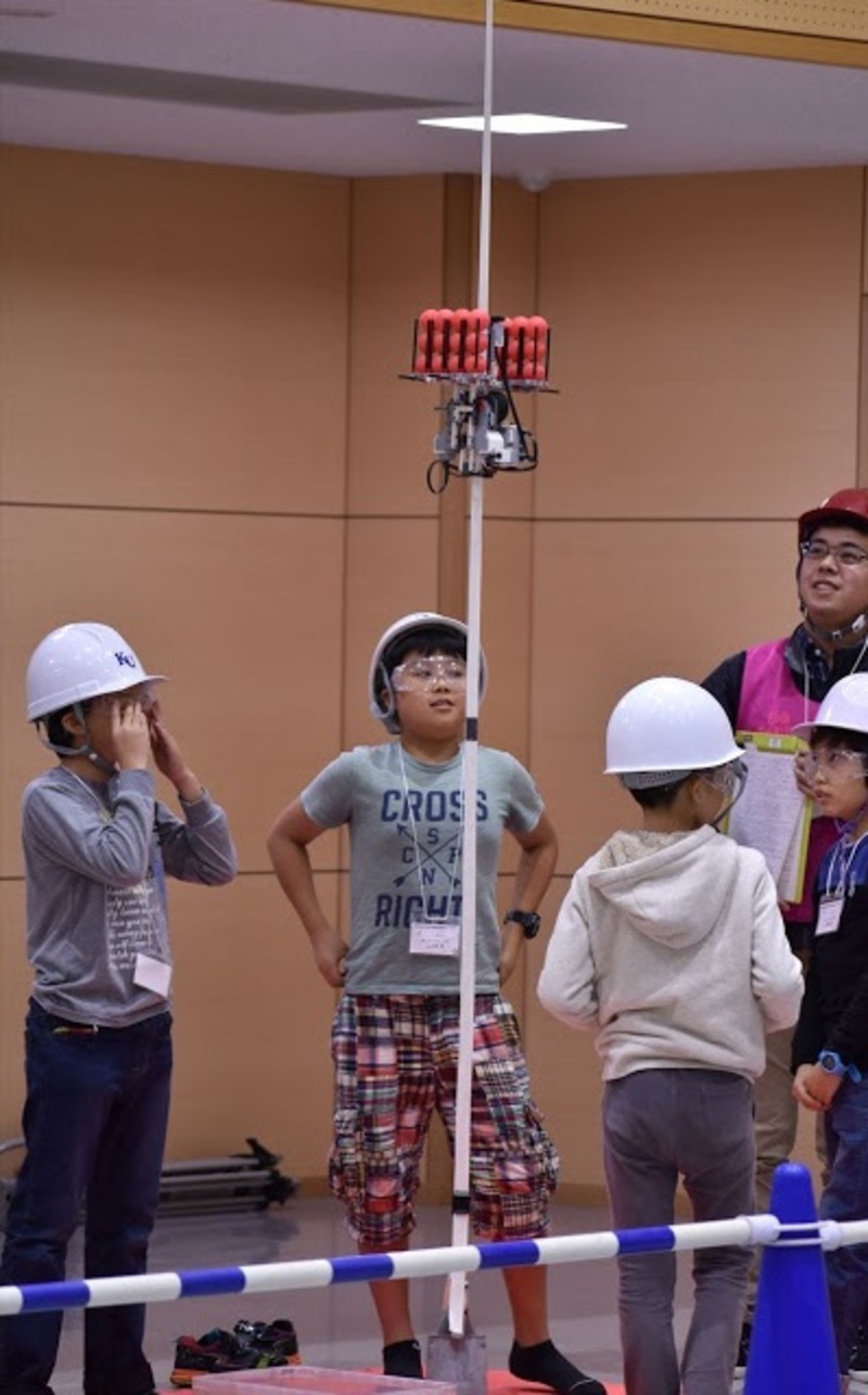 夏休みロボット１日講座～「宇宙エレベータークライマーロボットに挑戦」の関連写真2