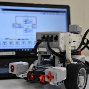 初めてのロボットプログラミング講座「国際ロボコン競技に挑戦！」