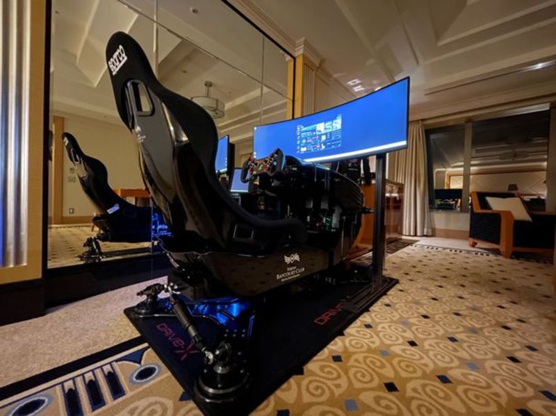 家庭用ドライビングシミュレーター「DRiVe-X」が楽しめるコンセプトルームが「東京ベイコート倶楽部 ホテル＆スパリゾート」に登場！