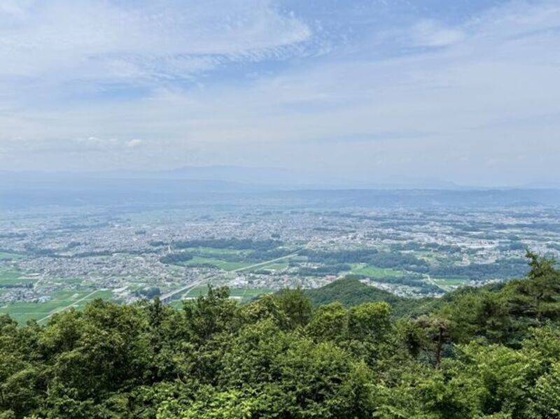 パラダが10年ぶりのリフト稼働を開始、期間限定で山頂までの登山体験が楽しめます