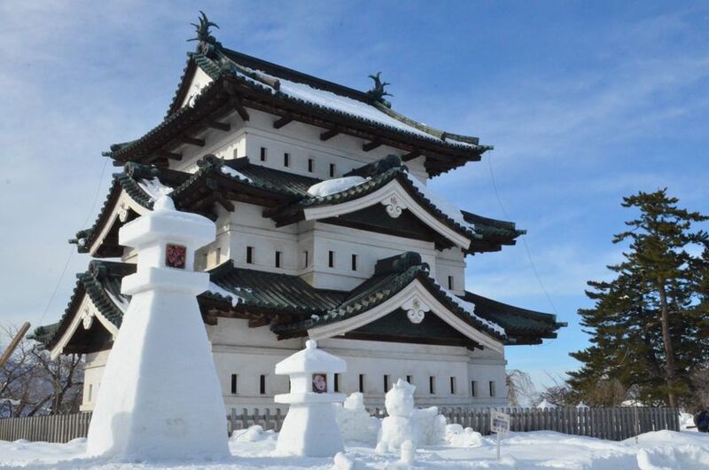 弘前城雪燈籠まつりが50回目の開催、幻想的な雪景色と体験型イベントで魅せる