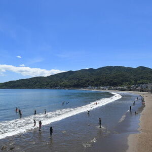 伊東市が最高の夏の経験を提供！４つの人気海水浴場で監視所を設置