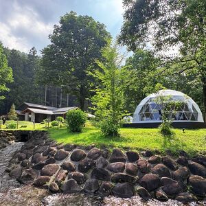 【日光・霧降高原】壮大な自然景観を独り占め。日常を忘れさせる、ブリリアントヴィレッジ日光のグランピング体験。